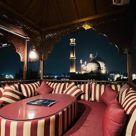 Hotel Aiwan-E-Shahi